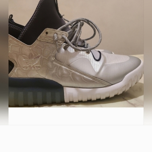 Adidas Men's Silver and Black Sneakers - Picture 9 of 14